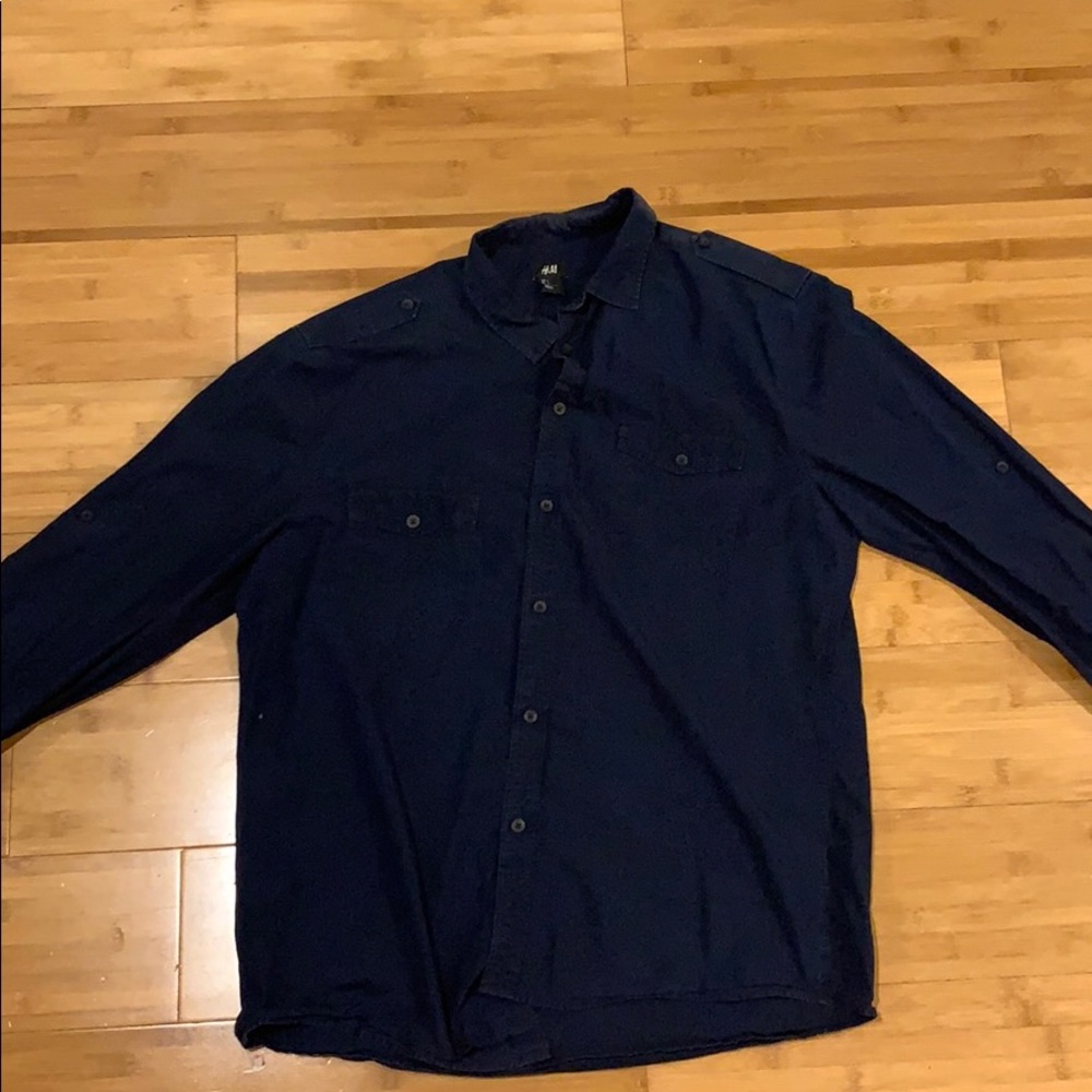 H&M sz. L blue casual button down shirt